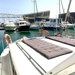 relax-on-a-yacht-barcelona.topbarcelonahotels.com/